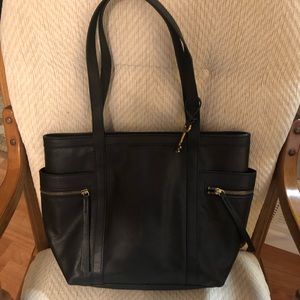 Like new Fossil Caitlyn Tote. Only carried a few times.